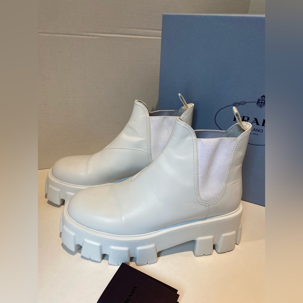 Prada Monolith 55 Leather Lug-Sole Chelsea Boots. Size 38.5 - Picture 8 of 16